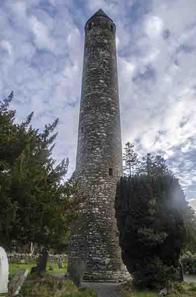 127 - Irlanda - Glendalough - Ciudad Monastica - La Torre Redonda